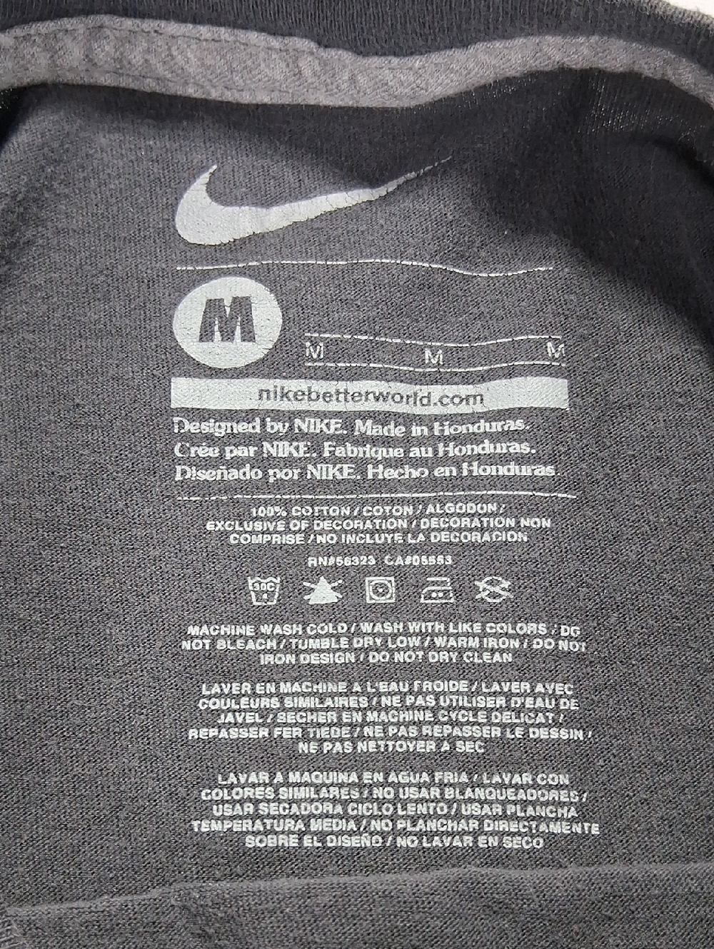 Boys Nike Short Sleeve T-Shirt Size Medium with Neon Green Logo Dark Grey - Picture 2 of 3